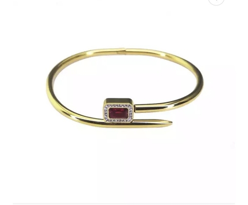 Gouden het Roestvrije staalarmband van luxe Rode Ruby Diamond Studded Nail Bracelet 24k