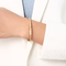 Witte van de Hartenmeisjes van de Email Multikleur de Armbandarmband Ivy And Max Gold Finish