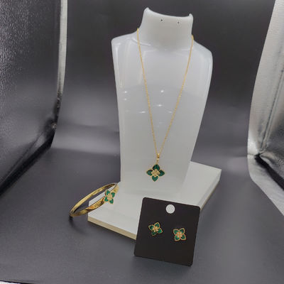 Nieuwste gouden kleur roestvrij staal oorbel, halsketting, armband met groene steen voor dame